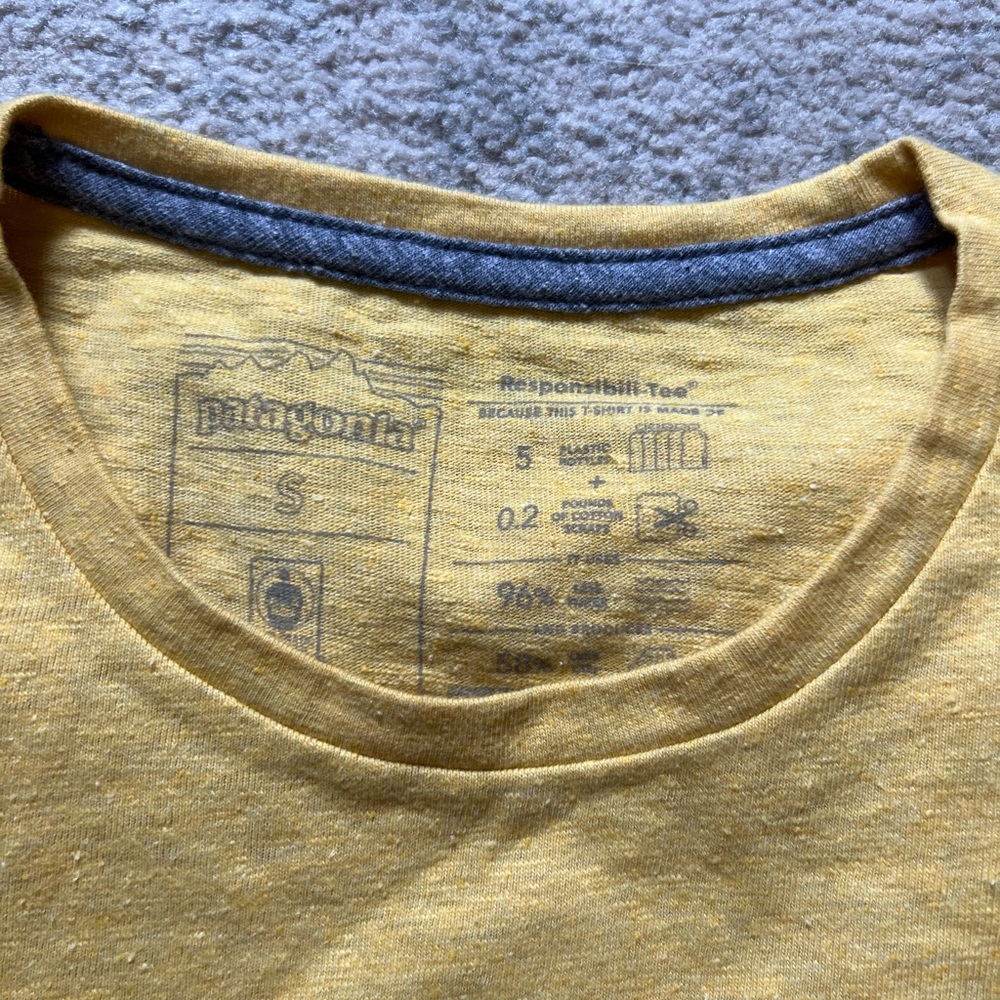 Patagonia Logo Yellow Shirt Womens Size Small - Picture 4 of 4